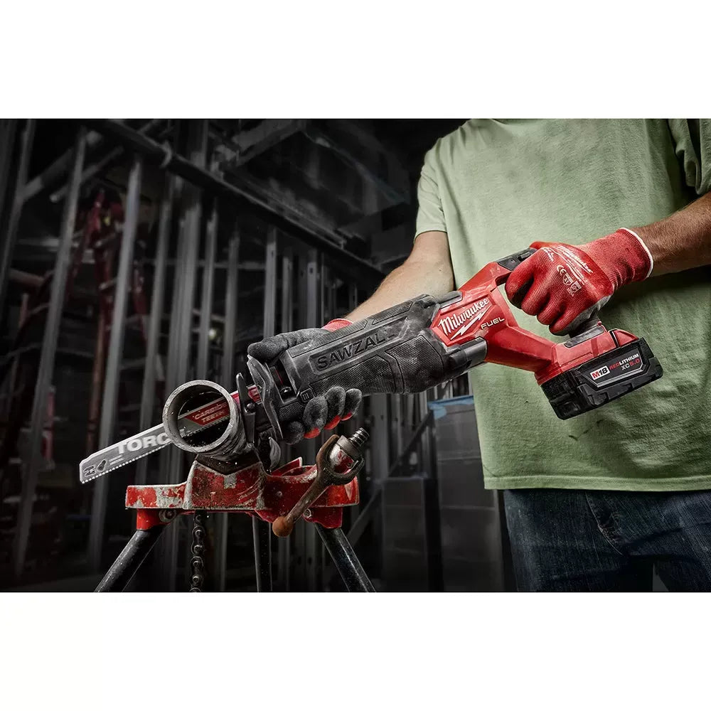 Milwaukee 2821-21 M18 FUEL 18V SAWZALL Li-Ion Reciprocating Saw XC5.0 Kit