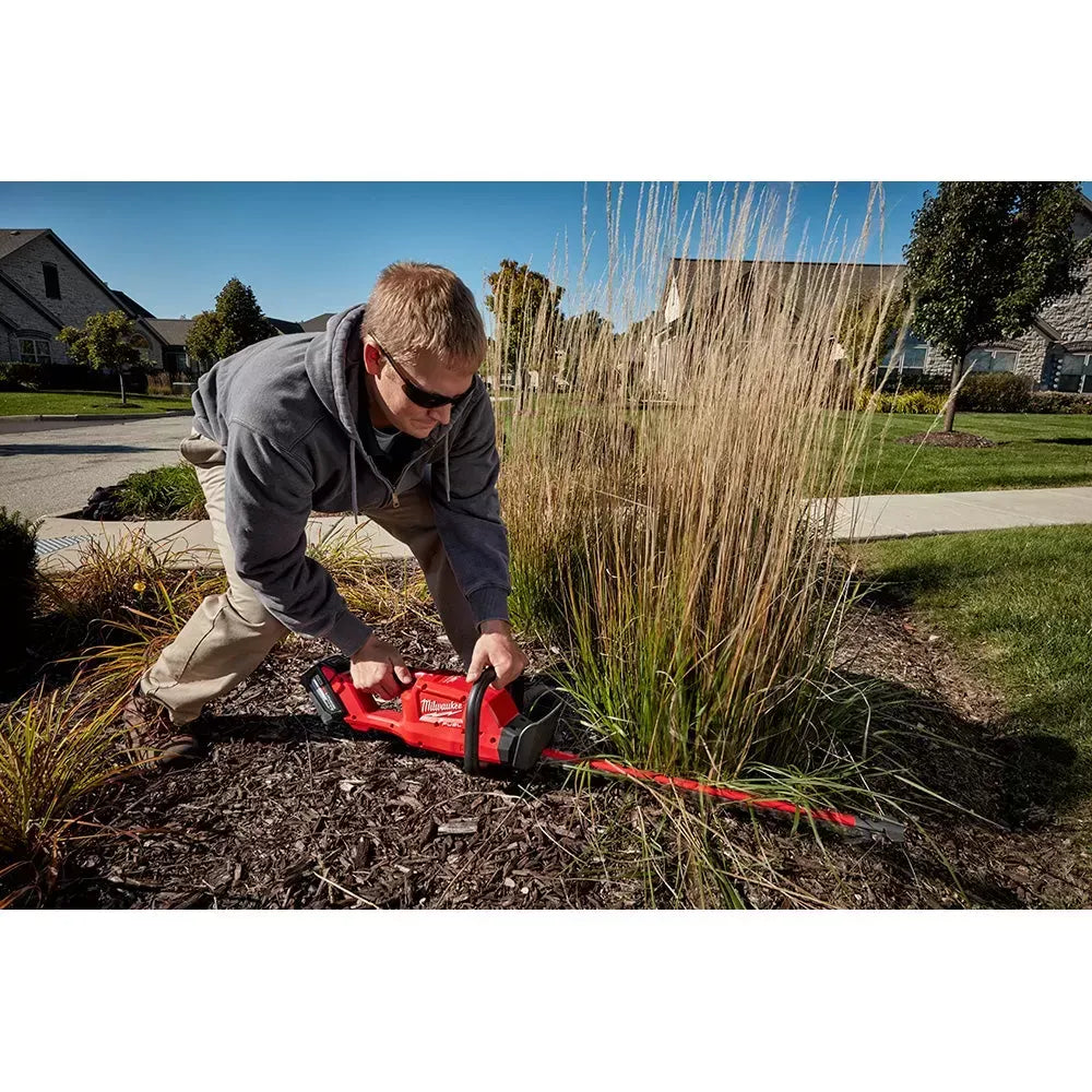 Milwaukee 2726-21HD M18 FUEL 18V 24-Inch Ergonomic Hedge Trimmer Kit